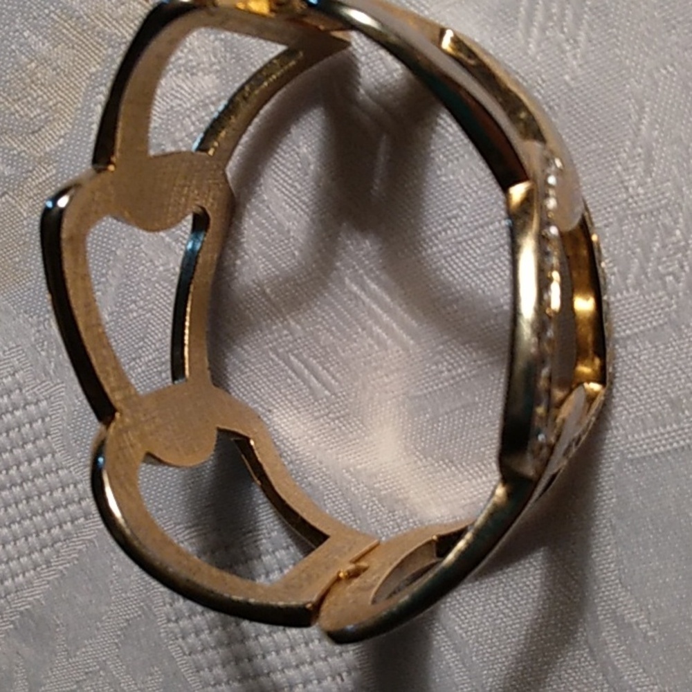 ( Any 2 for $12 )Goldtone rinestone bracelet - Picture 3 of 6